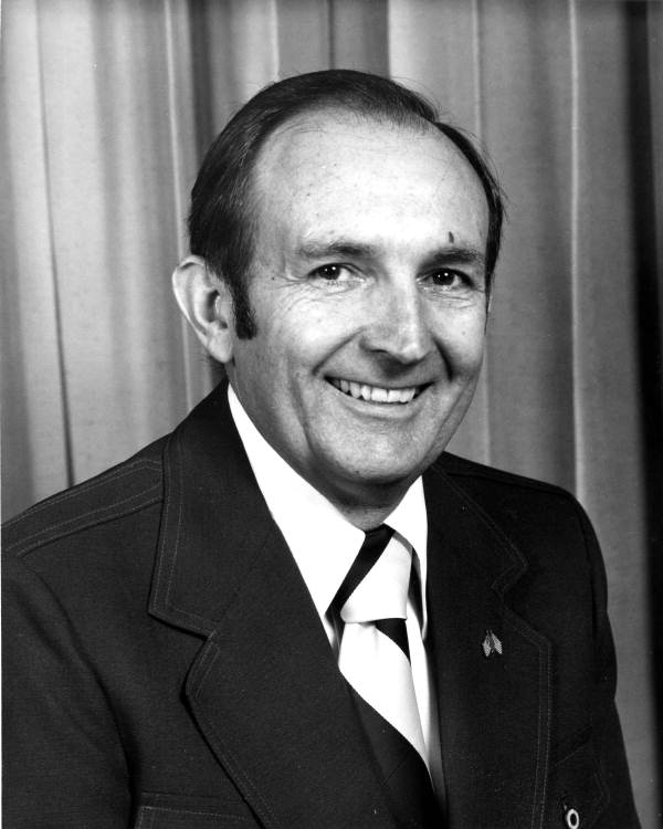 Earl Hutto