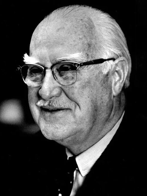Chester Holifield
